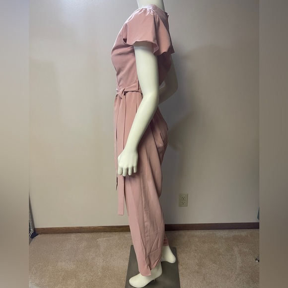 NWT LuLu’s Jumpsuit W/Belt  Sz L Fully Lined Short Sleeve V-Neck Dusty Pink Zip - Picture 2 of 12